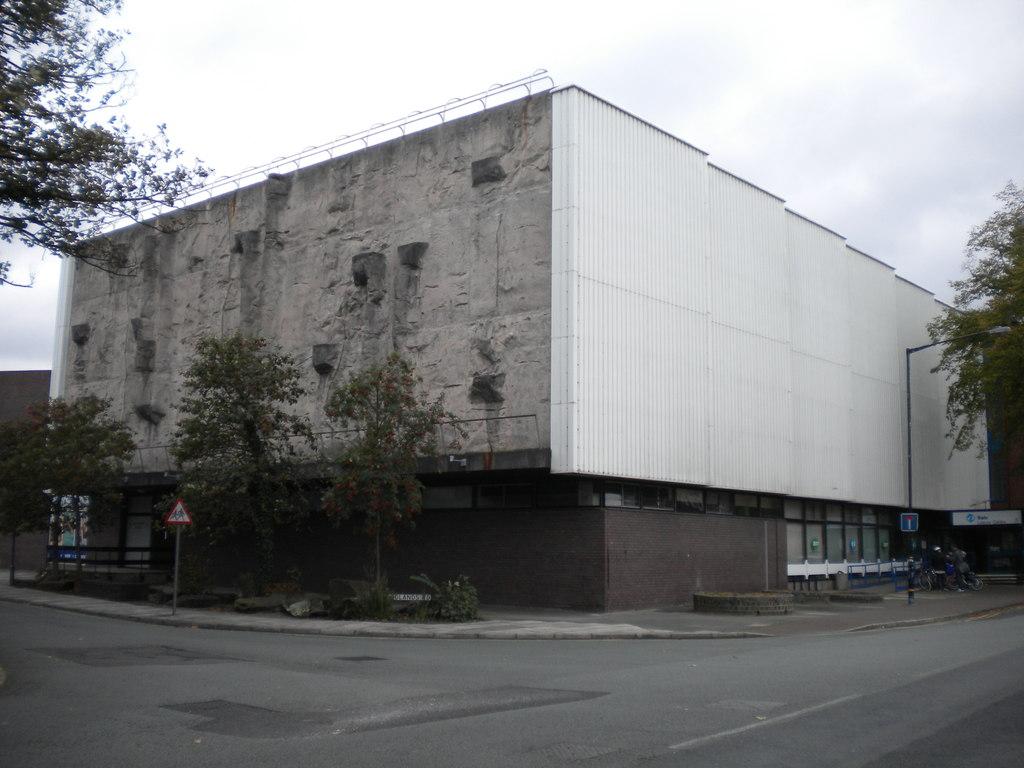 Sale Leisure Centre, Sale photo 1