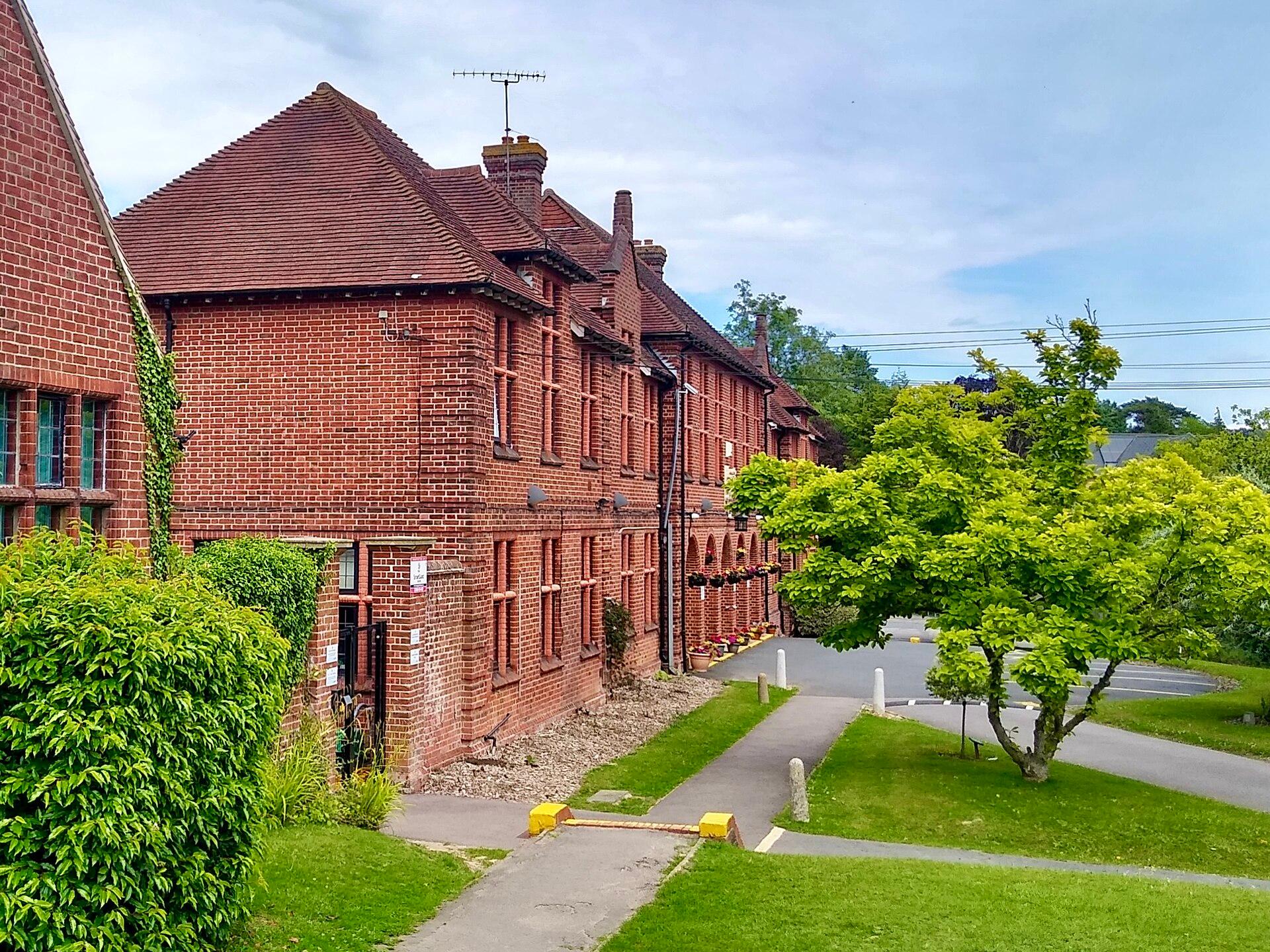 Oxted School Tables, Oxted photo 1