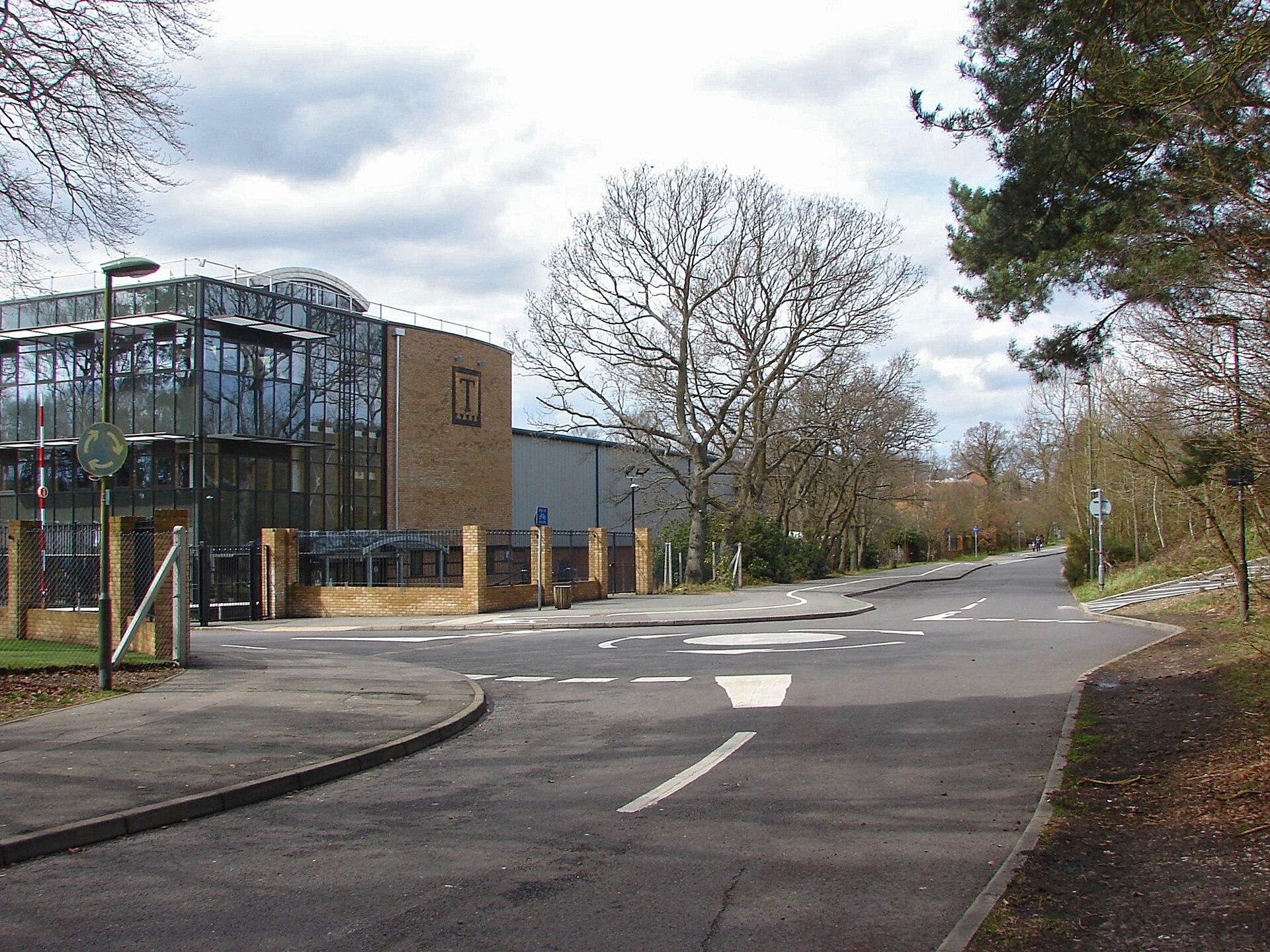 Tomlinscote Sports Centre Tables, Camberley photo 1