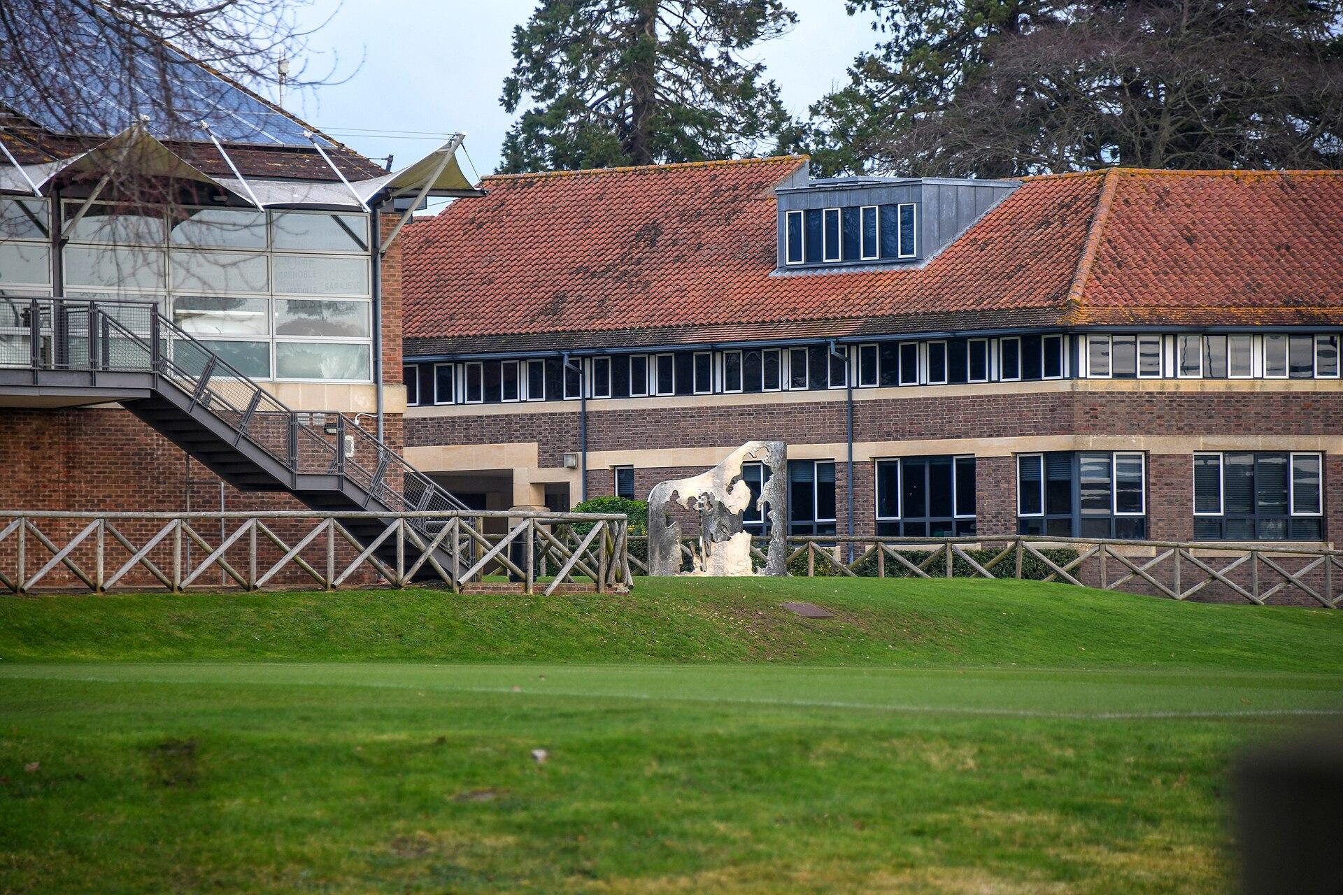 Millfield Senior School, Street photo 1