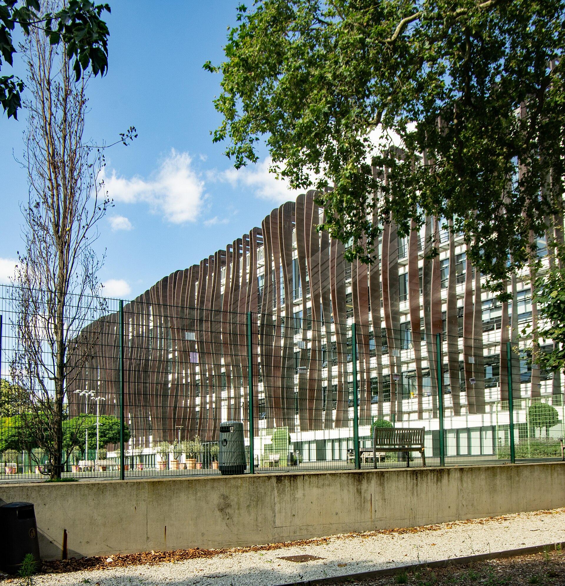 Holland Park School photo 1