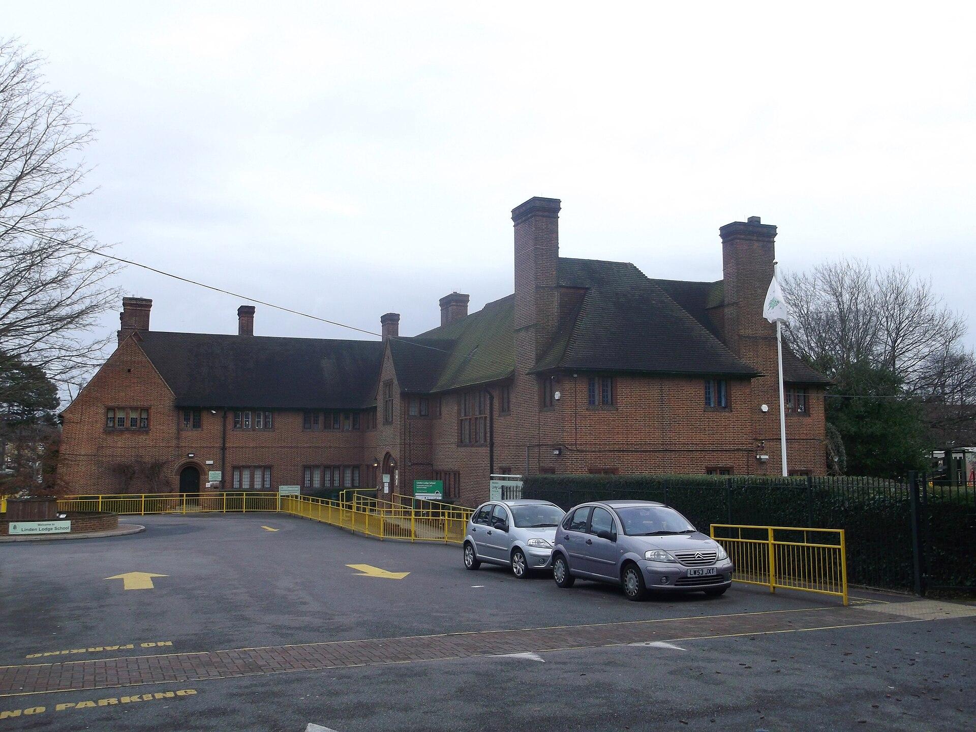 Linden Lodge School photo 1