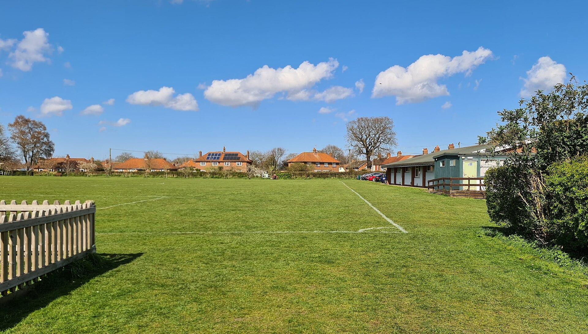 Horning Recreation Ground, Mill Hill photo 1