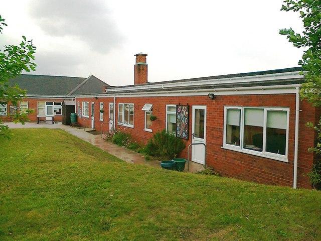 Dell Primary School, Dell Road photo 1