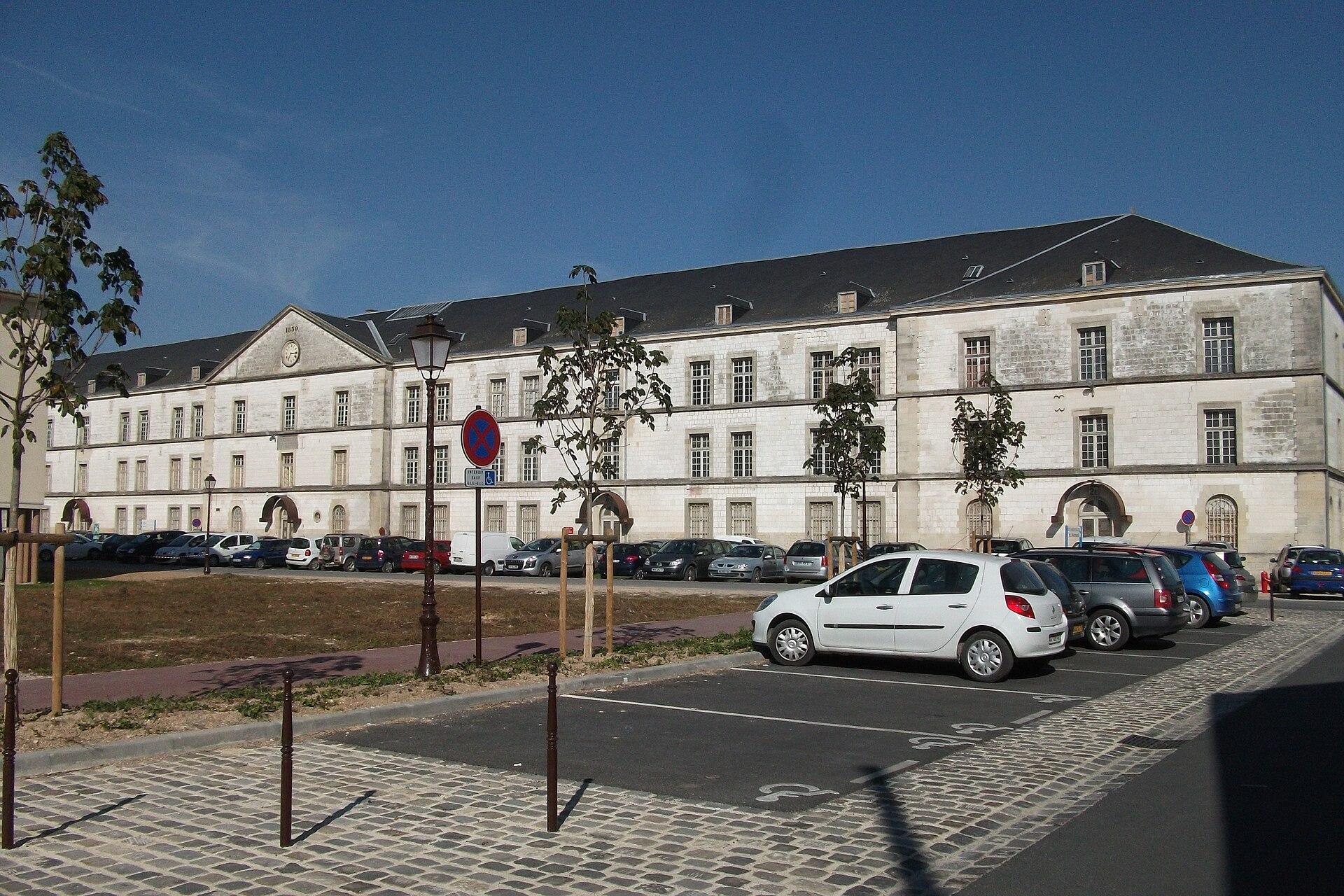 Cité administrative Tirlet, Châlons-en-Champagne photo 1