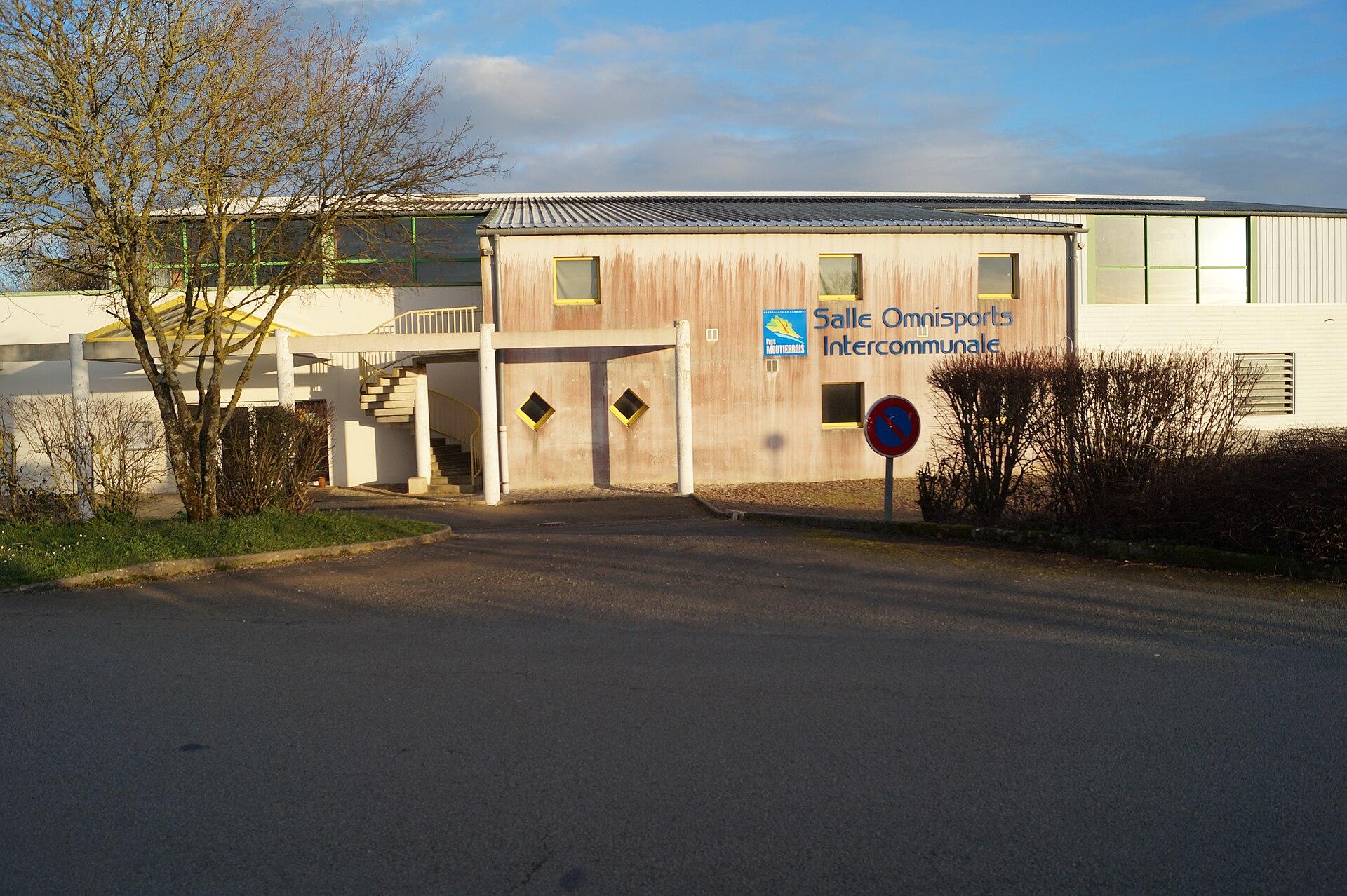 SALLE OMNISPORTS, Le Champ-Saint-Père photo 1
