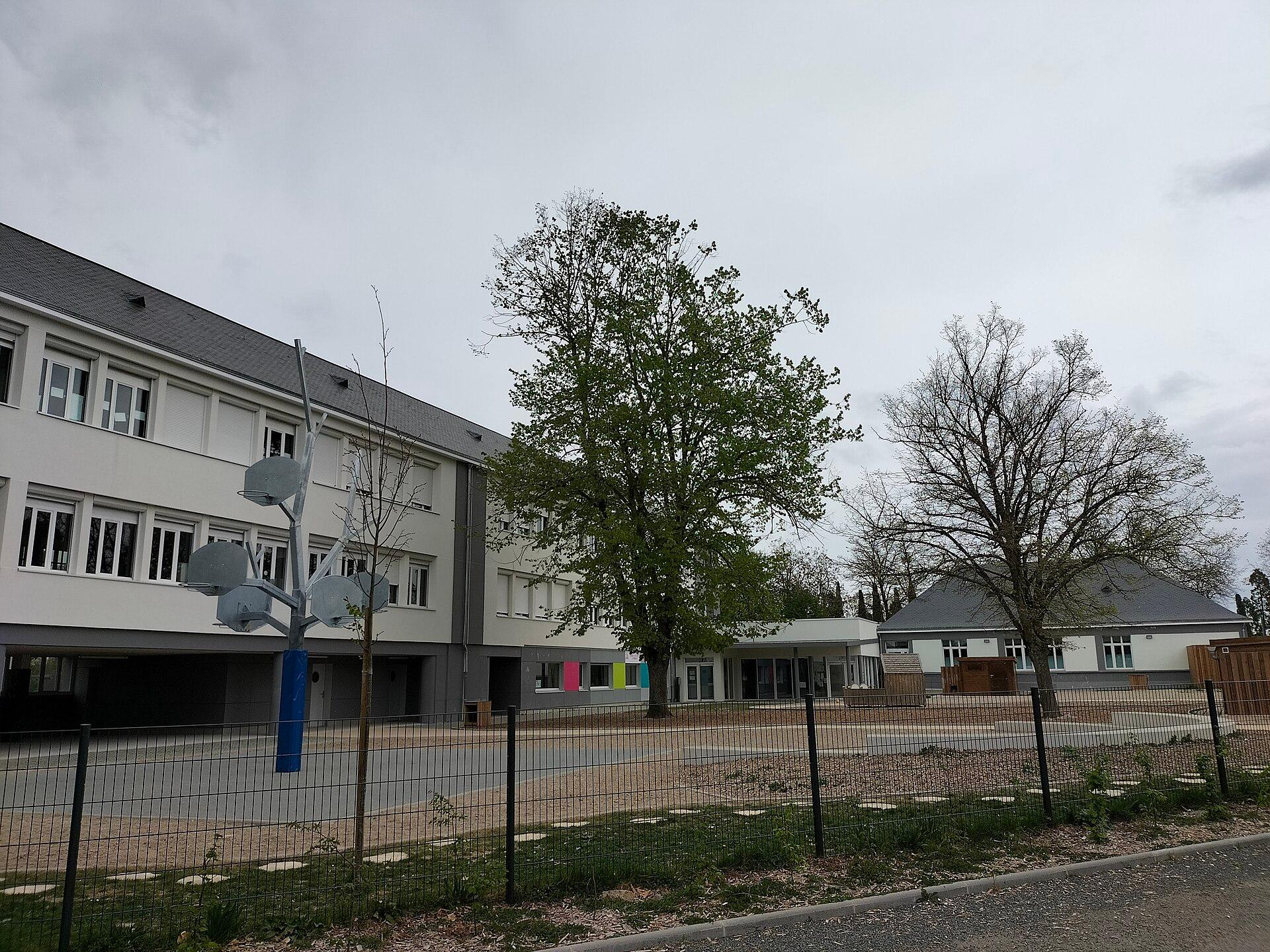 Complexe Sportif Scolaire de la Senelle, Laval photo 1