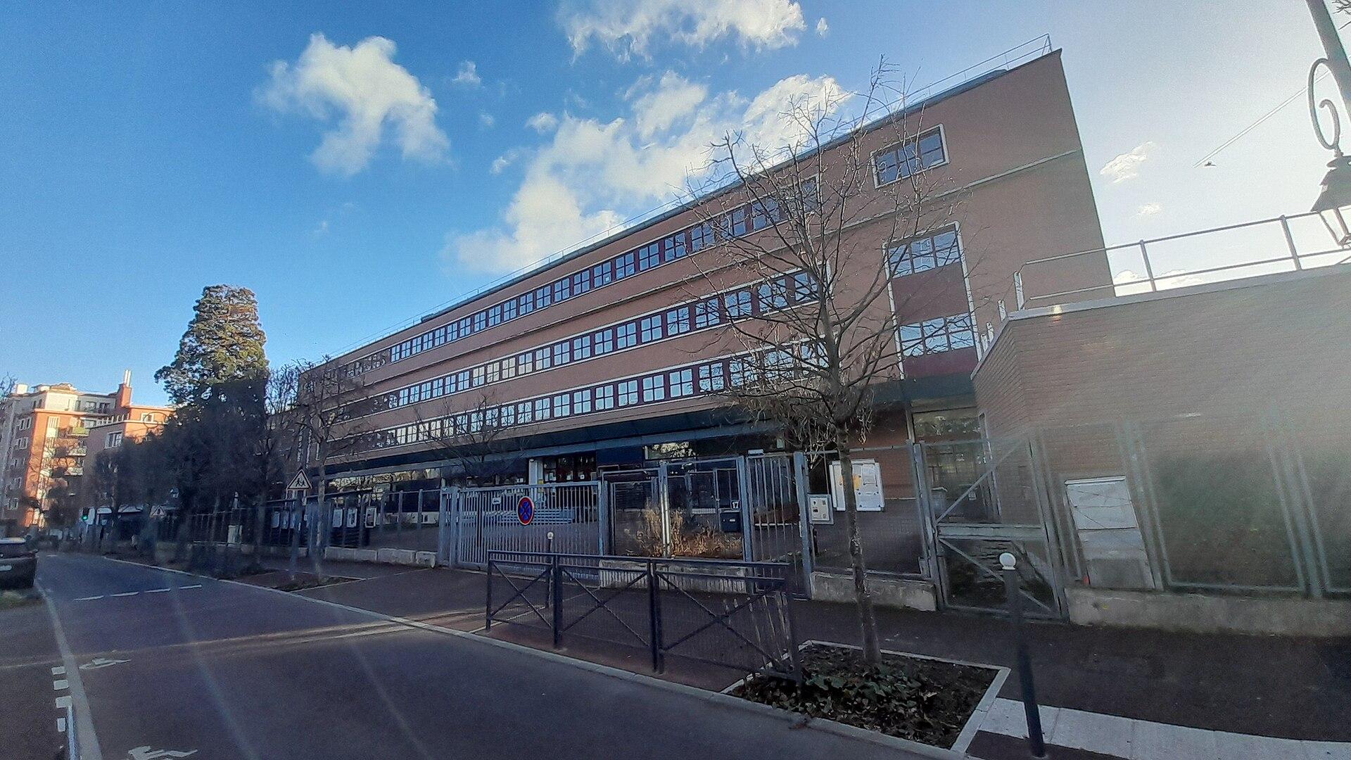 Groupe Scolaire Jean de la Fontaine, Issy-les-Moulineaux photo 1