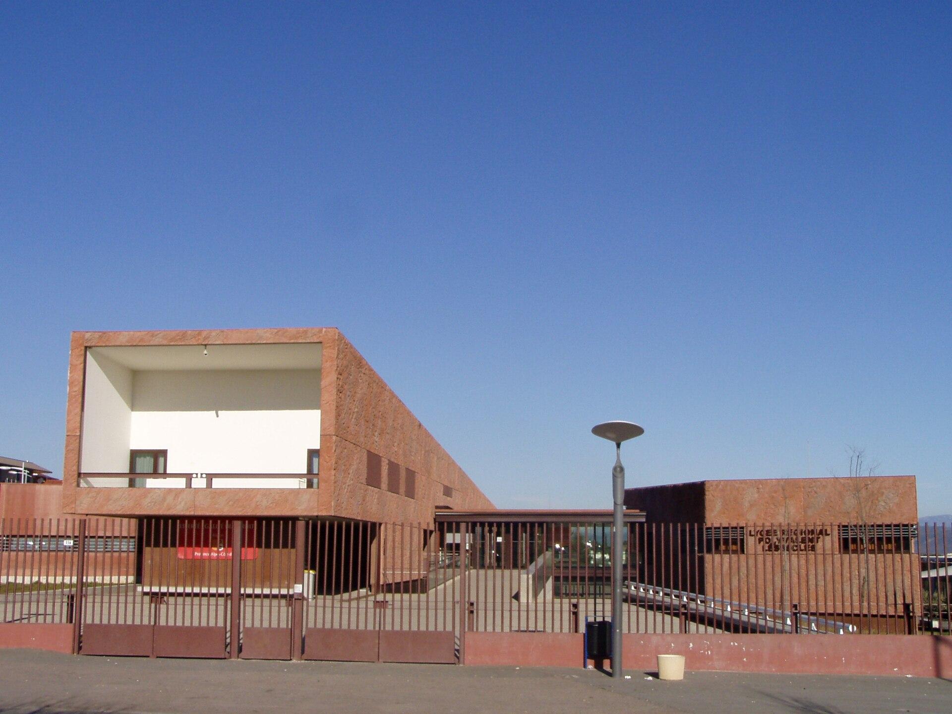 Installations du Lycée des Iscles photo 1