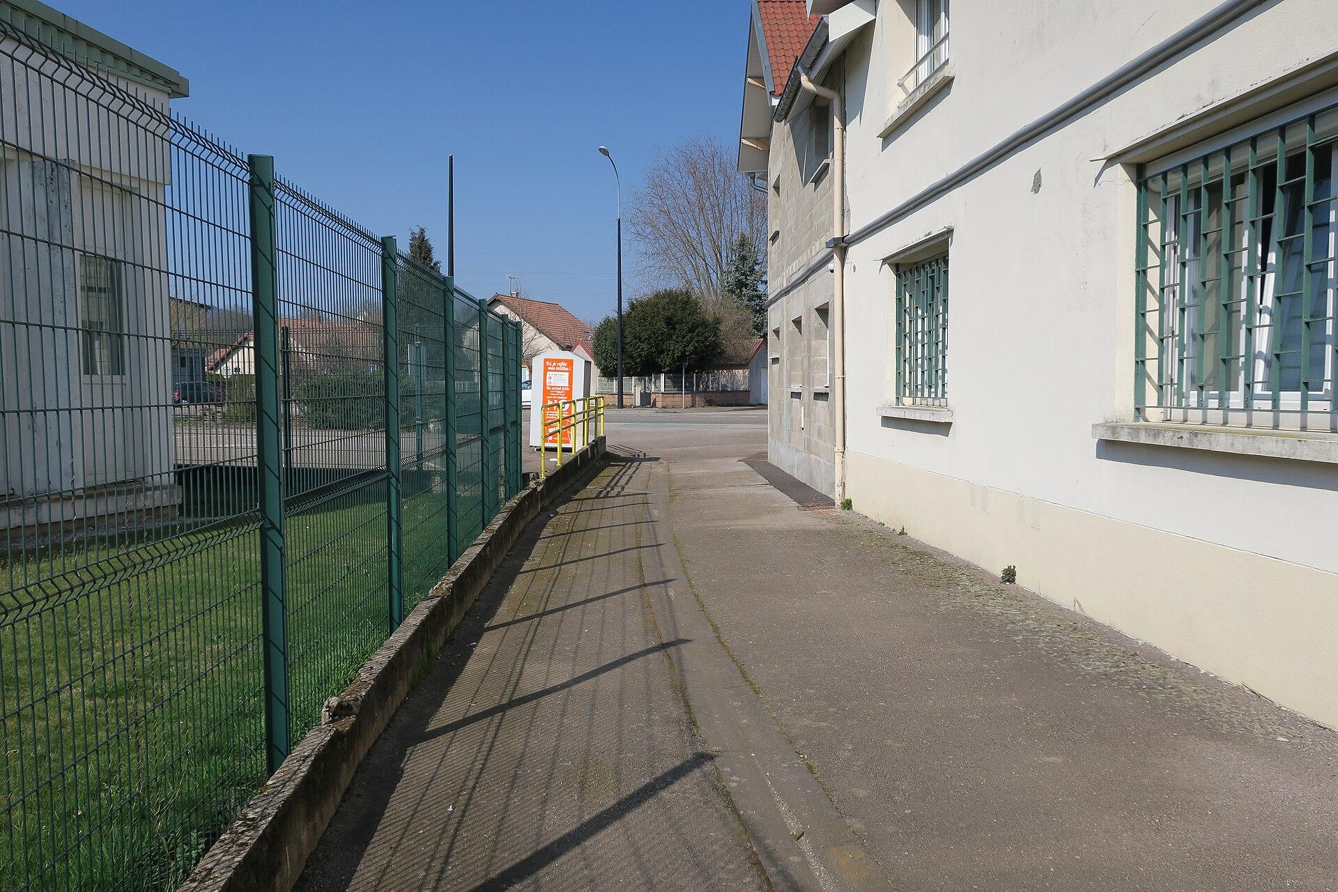 Faubourg d'Epinal Tables, Remiremont photo 1