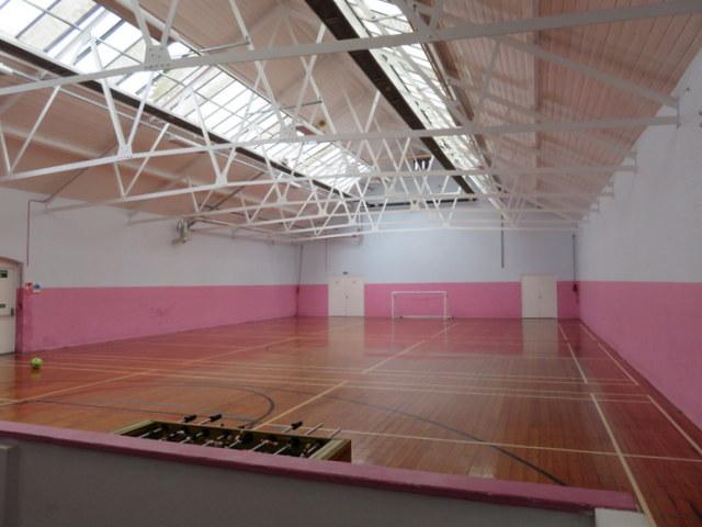 Leacroft Centre Tables, Staines-Upon-Thames photo 1