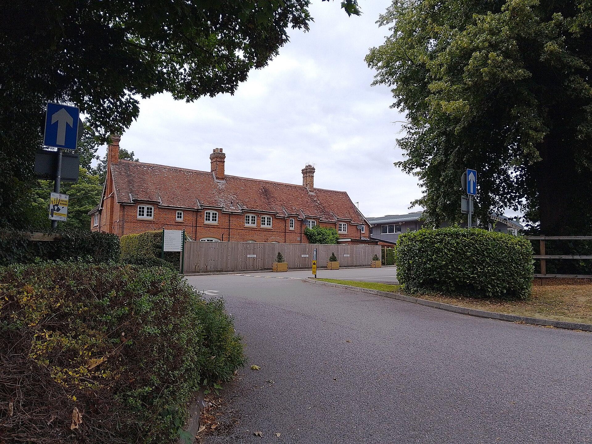 Cheam School Sports Complex Tables, Thatcham photo 1