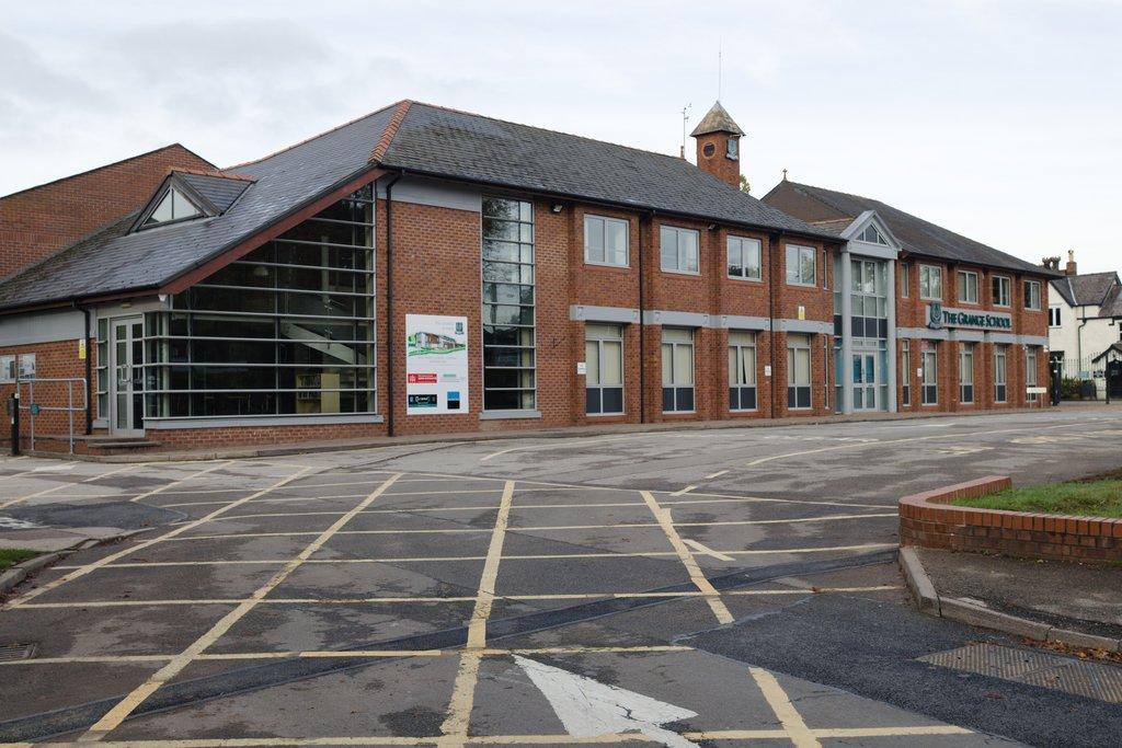 Bradburns Lane Tables, Northwich photo 1