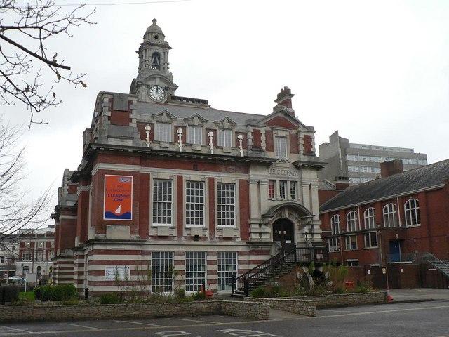 The Bournemouth And Poole College Tables, Bournemouth photo 1